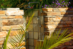 Dusche Natur Mauer